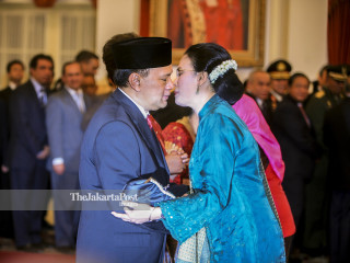 Congratulatory kiss