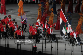 -Defile Atlet Uni Emirat Arab dalam Upacara Pembukaan Asian Para Games 2018