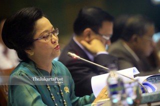 File: Rapat Kerja Kepala Bappenas dengan DPR Komisi XI