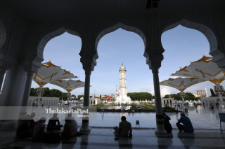 IDN: Baiturrahman Grand mosque.