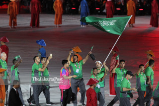 -Defile Atlet Saudi Arabia dalam Upacara Pembukaan Asian Para Games 2018