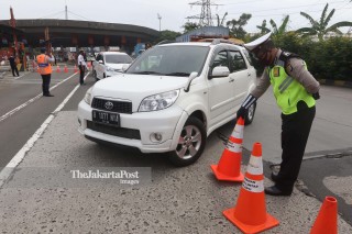 Razia Kendaraan Masuk Jakarta