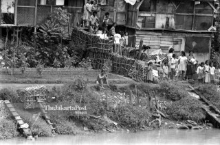 File: Muara Angke Demolition (1983