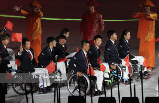-Defile Atlet China dalam Upacara Pembukaan Asian Para Games 2018