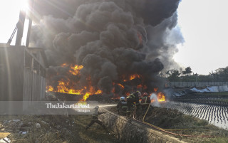 Pipa Pertamina Terbakar di Cimahi