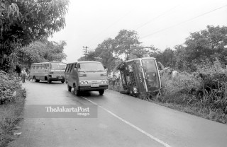 FILE : Kecelakaan Lalu Lintas (1984)