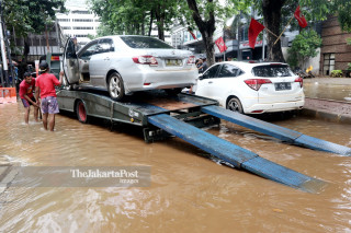 Evakuasi Kendaraan Banjir