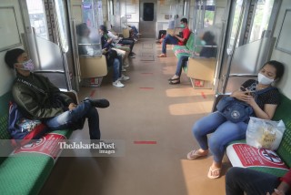 Commuterline passengers physical distancing