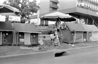 FILE : Penjual Tenda (1984)