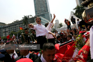 FILE: Jokowi parade 2014
