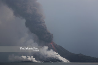 FILE; Krakatoa eruption