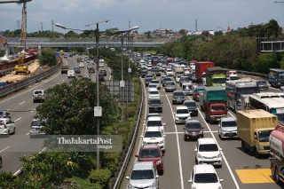 File: Kemacetan di Tol Jagorawi