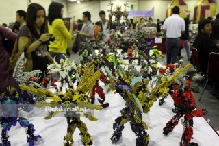File: Pameran mainan The Jakarta 8th Toys and Comic "War" Fair 2012