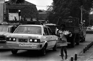 File: Penjaja Koran Asongan (1983)