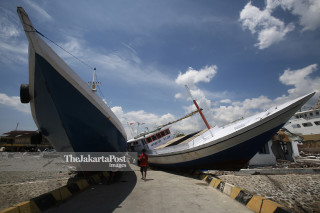 kapal terdampar di Pelabuhan Wani, Donggala, Sulawesi Tengah