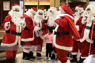 Santa Claus is coming to shopping mall