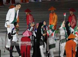 -Defile Atlet Iran dalam Upacara Pembukaan Asian Para Games 2018