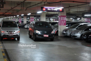 File: Tarif Parkir di Mall