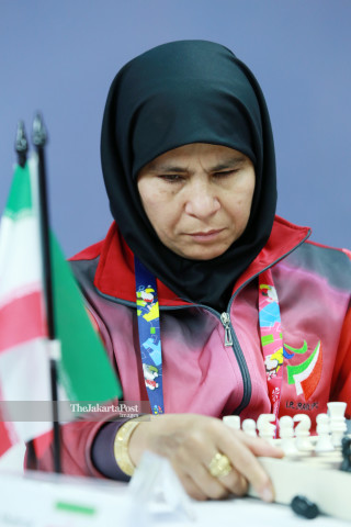 Atlit catur Indonesia Iran Zahra Muhammadi  saat akan bertanding  di  ajang Asian Para Games 2018, di Jakarta, Kamis (11/10/2018). INAPGOC/Setiyo Sc