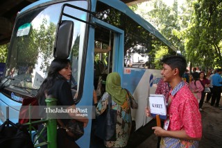 File; Feeder Transjakarta