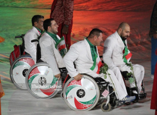 -Defile Atlet Iran dalam Upacara Pembukaan Asian Para Games 2018