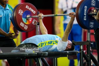-Atlet Angkat Besi Putra 49kg asal Kazakhstan Kasmukhanov Yernat