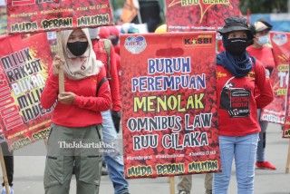 Demo Tolak Omnibus Law