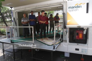 Mobil musholla Bank Mandiri Syariah