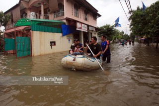File; Banjir di Perumahan Ciledug Indah I Tangerang