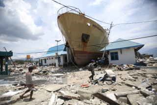 Kapal terdampar di Pelabuhan Wani, Donggala, Sulawesi Tengah