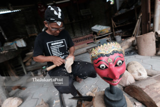 Wooden Mask Craft Maker