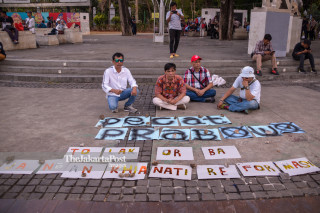 Protes Atas Pengangkatan Prabowo