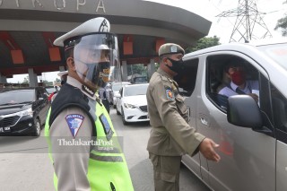 Razia Kendaraan Masuk Jakarta