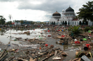 File: Tsunami Aceh