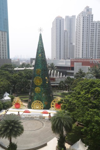 Hiasan pohon natal 2018 Central Park Mall Jakarta