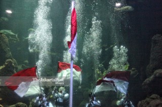 Pengibaran Bendera Aquarium