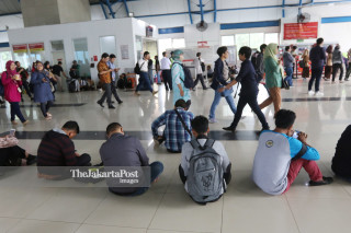 Suasana Stasiun Palmerah Jakarta