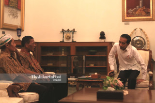 Jokowi meets victims of clashes