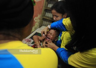 File: Polio Vaccine