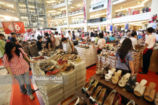 File: Sale Sepatu