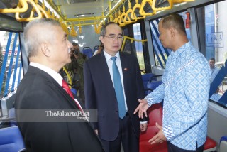 Kunjungan studi transportasi pemerintah Vietnam ke Transjakarta