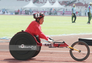 -Atlet Cina Zhou Hongzhuan meraih medali emas Asian Para Games 2018