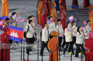 -Defile Atlet Cambodia dalam Upacara Pembukaan Asian Para Games 2018