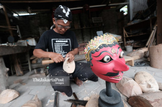 Wooden Mask Craft Maker