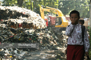 File: Sampah di Bandung Juni 2006