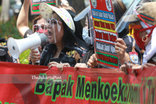 Aksi Cabut PSBB Jakarta