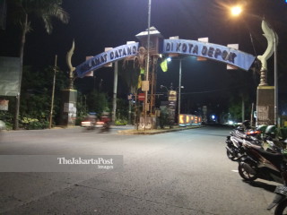 Gerbang Perbatasan Batas Wilayah Depok dan Jakarta Selatan