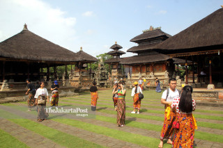 Wisatawan Bali Pura Puse Gianyar