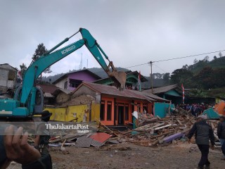 Pembongkaran Rumah tanpa IMB dan Hotel Jam-Jaman di Bogor