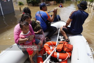 File: Banjir di Ciledug Tangsel